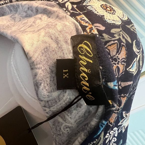 Chicwe Size 1X Open Front V Neck Blouse Blue Floral Stretchy Asymetrical Hem NWT - Picture 8 of 10